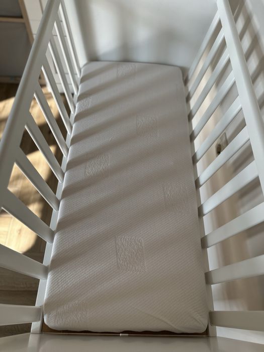 Бебешко люлеещо се креватче с матрак „Нани“