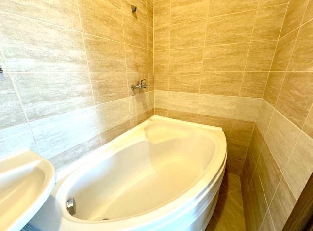 Дава се под наем Тристаен апартамент в Бургас, Зорница - 110 кв.м за 969 € - Снимка #6