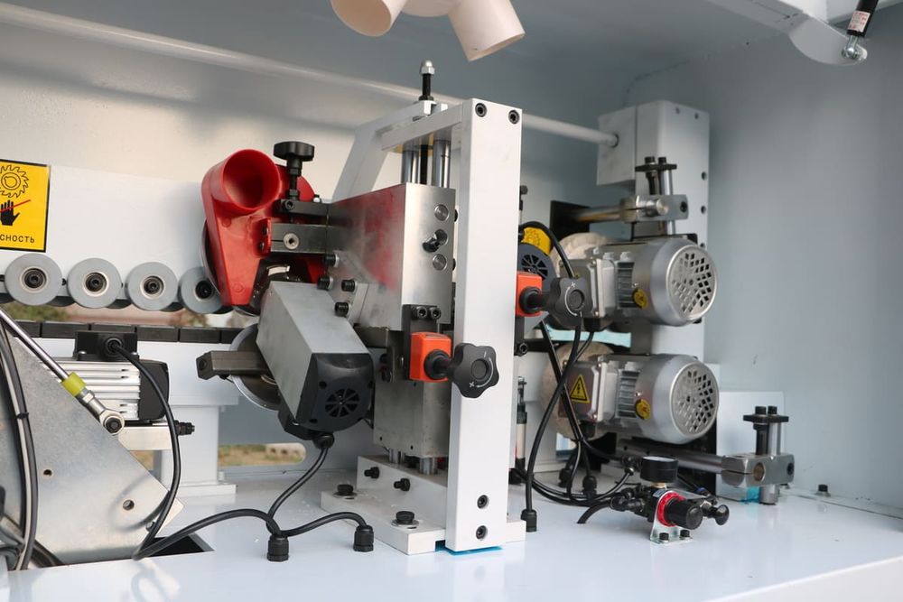 Кромкооблицовочный станок DM-300