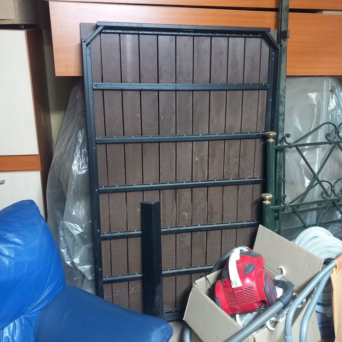 Vând canapea și scaune