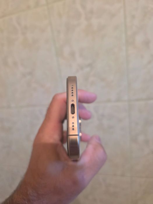 Iphone 16 pro / 1 tb.