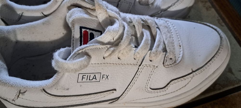 Adidasi dama în stare buna