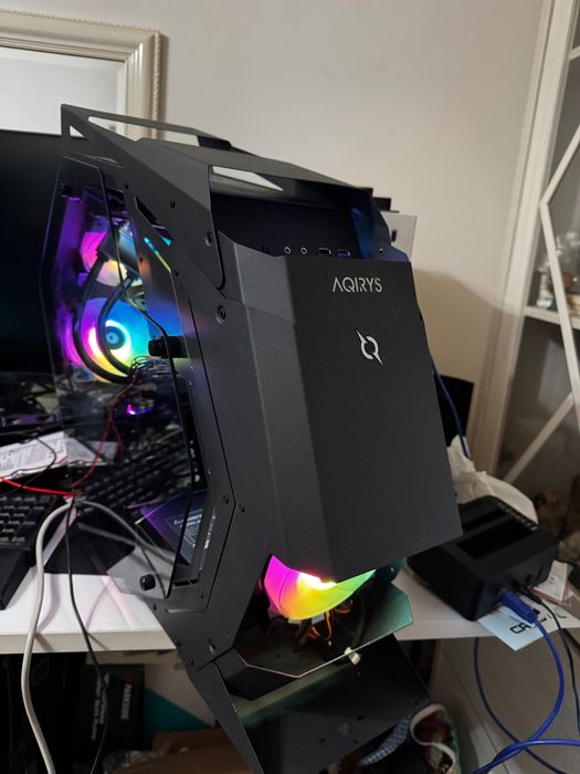 PC Gaming – AQIRYS | i5-10400F | RTX 3050 | 16GB RAM | RGB