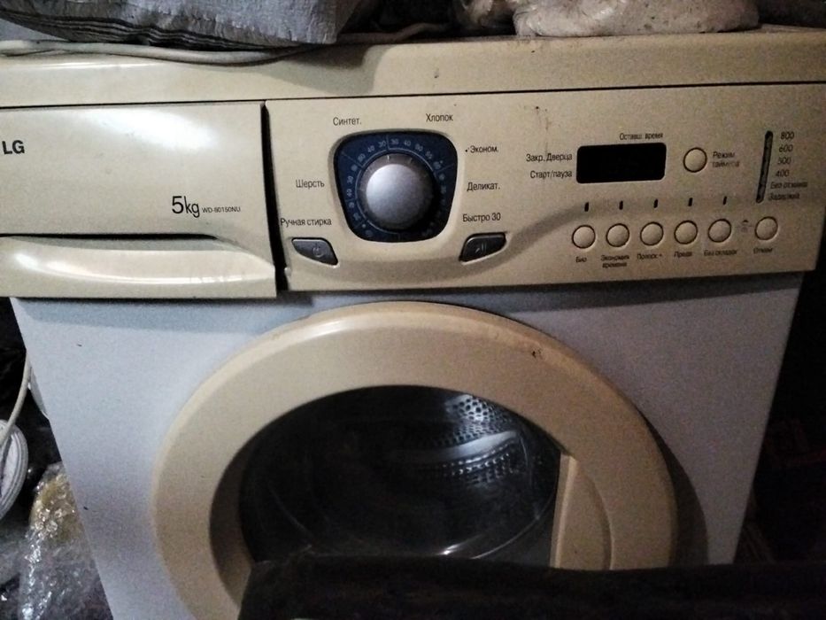 Продам машинку в хорошем состояние