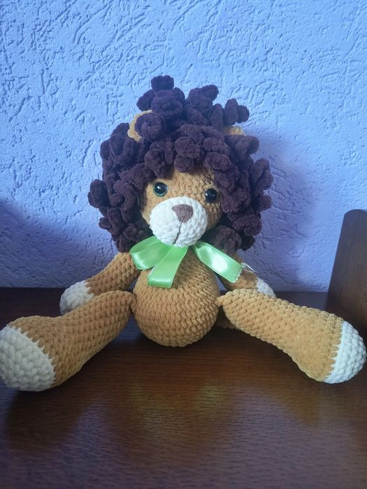 Ръчно плетена играчка Лъвче