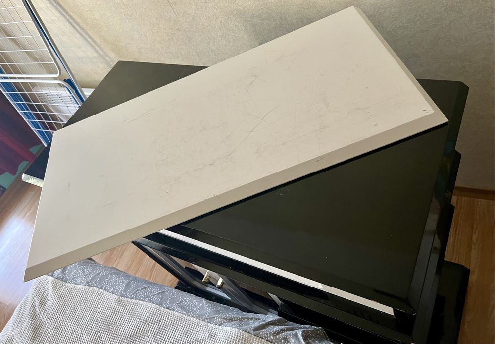 ТВ шкаф от масивно дърво