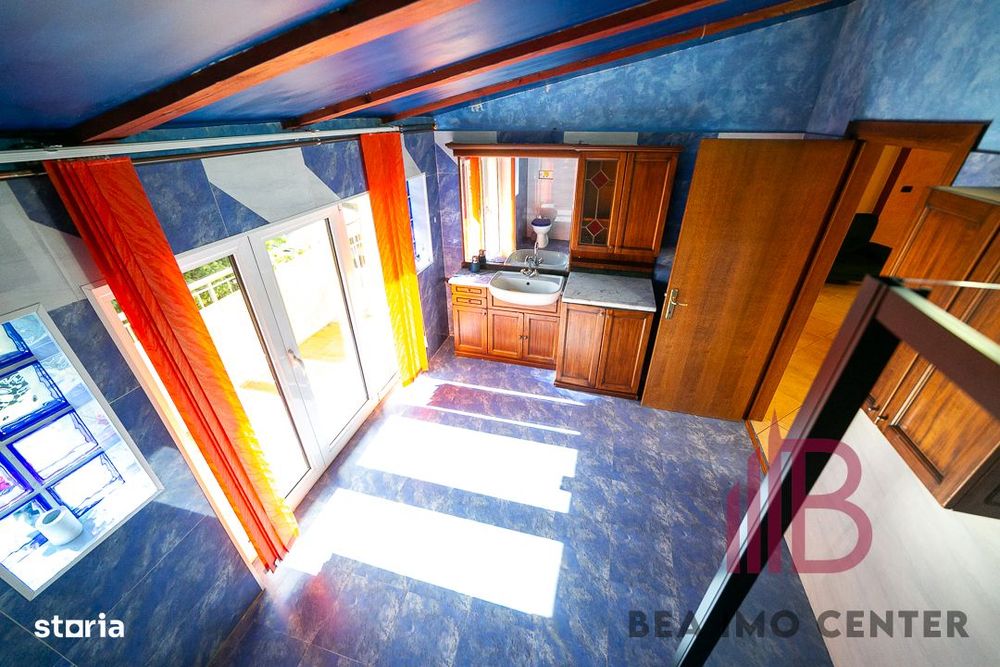 Casa 4 dormitoare, 2 saloane de zi ,3 băi,  ultracentral!