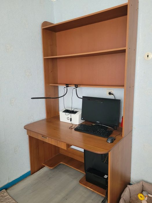 Продам письменный стол