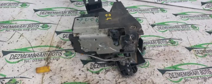 Broasca usa fata dreapta Ford Fiesta 2002 1.4 MT (80 hp)
