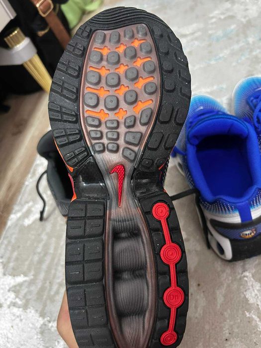 Продават се маратонки Nike air max DN