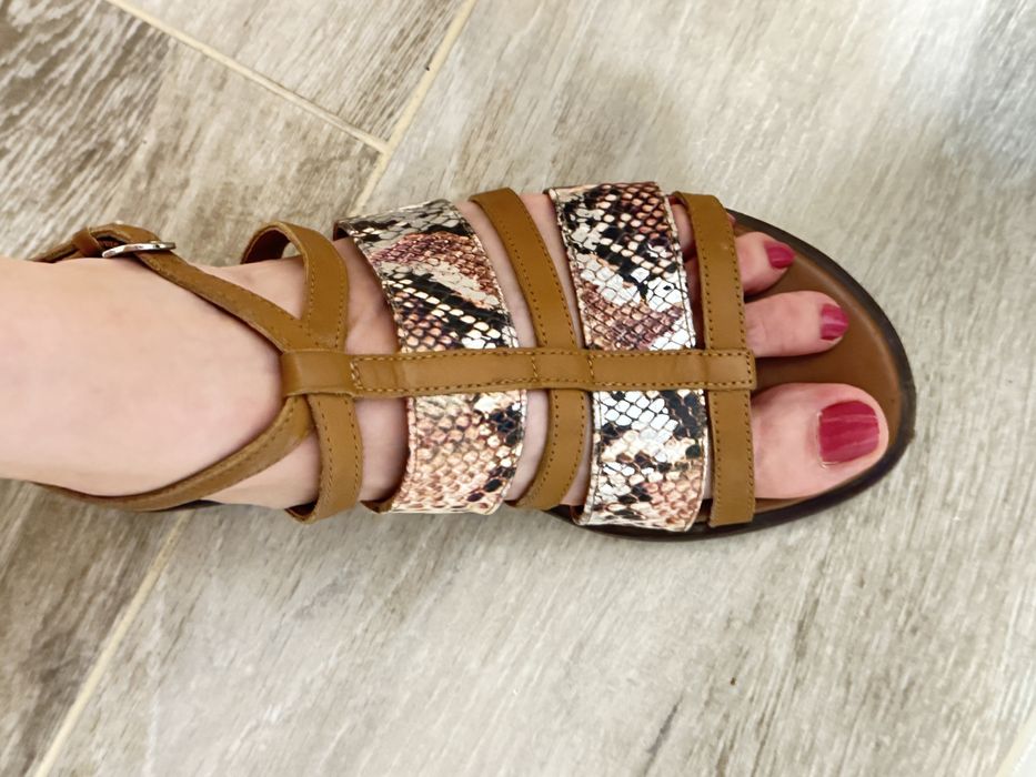 Vand sandale piele