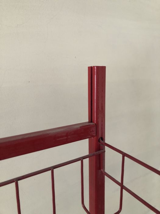 Продам стойки для товара