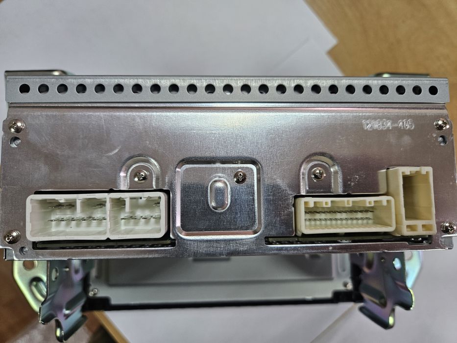 Продам магнитолу Тойота Хайлюкс