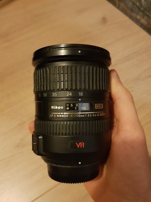 Obiectiv Nikon 18-200mm