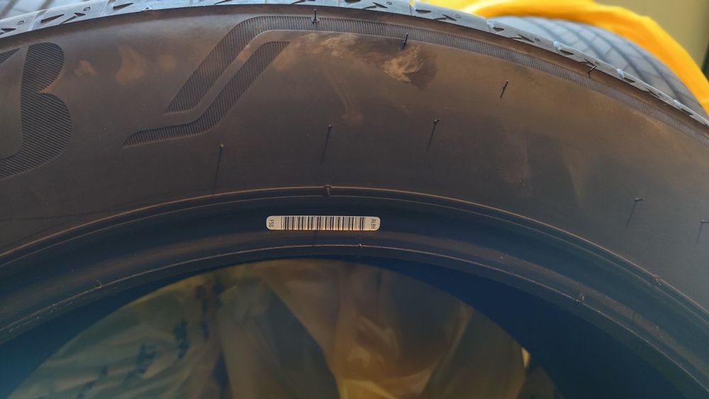 Bridgestone alenza 225/55/R19