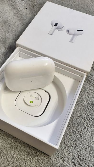 Продам AirPods Pro