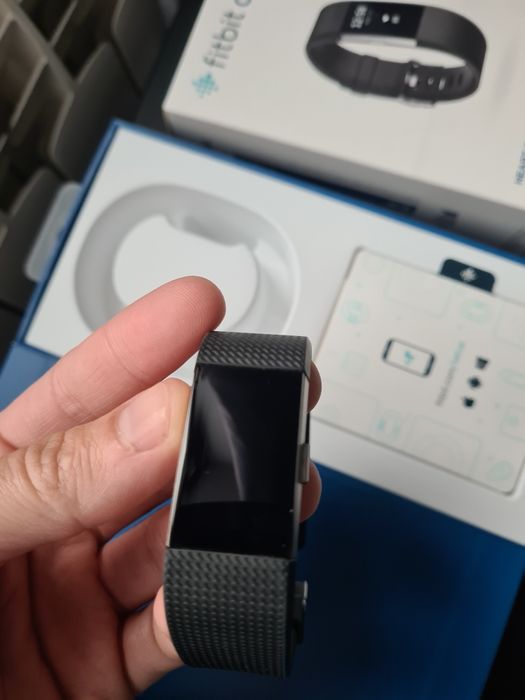 Vand Fitbit charge 2 full box