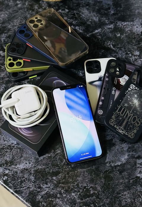 Продам iPhone 12 pro 256 ГБ