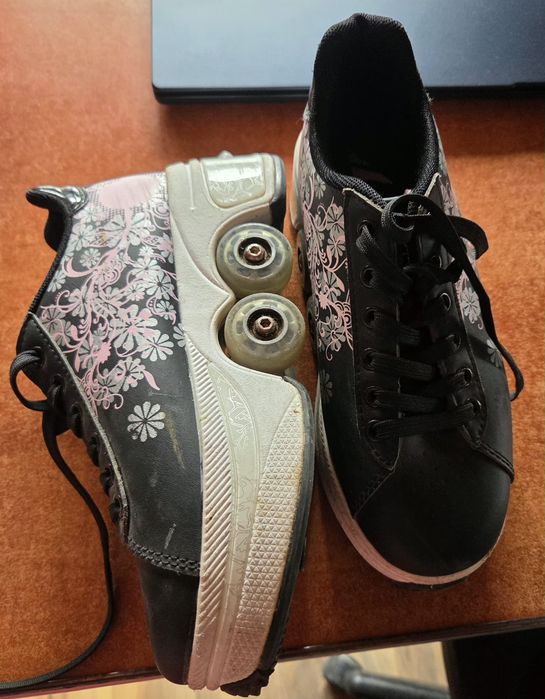 Adidași cu role mărimea 36