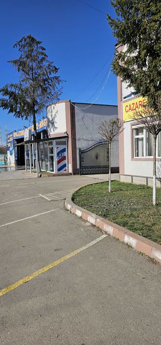 Casa de vanzare cu constructii anexa