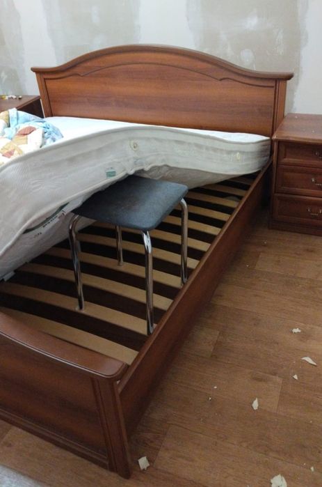 Кровать двуспальная