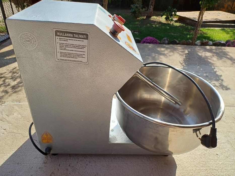 Тестомесачка вилична