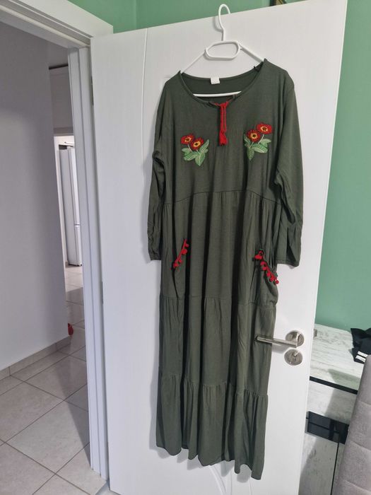 Елегантни рокли големи размери