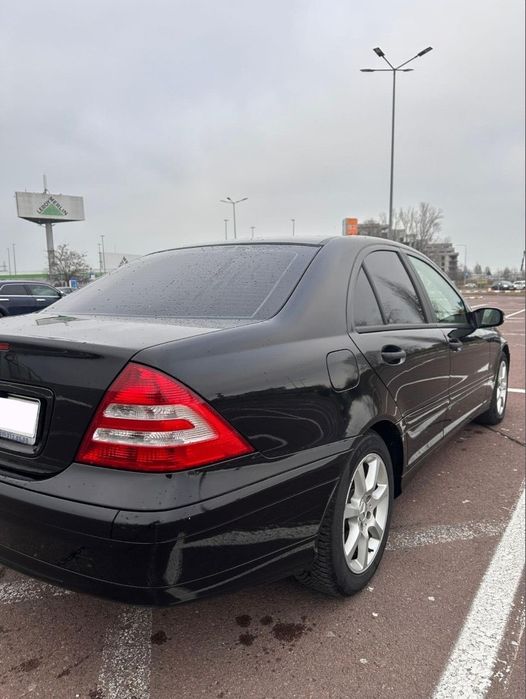 Mercedes-Benz C200 CDI W203 – Automat
