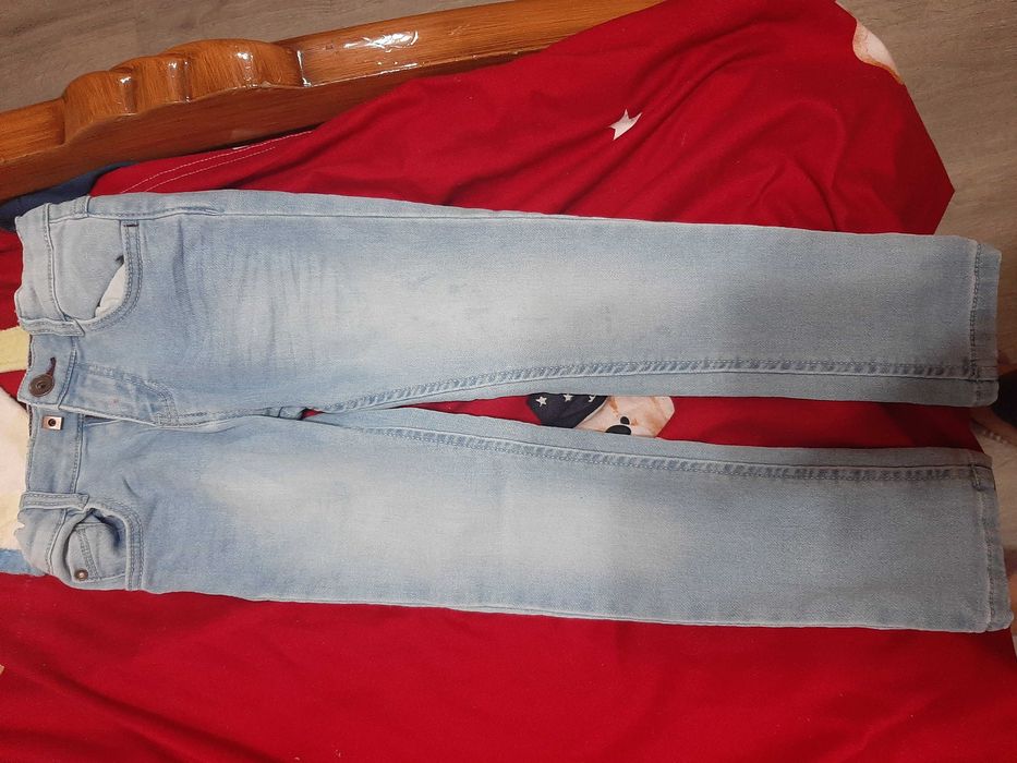 Blugi băieți in stare foarte bună