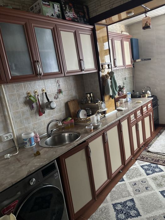 Кухонный мебель сотилади