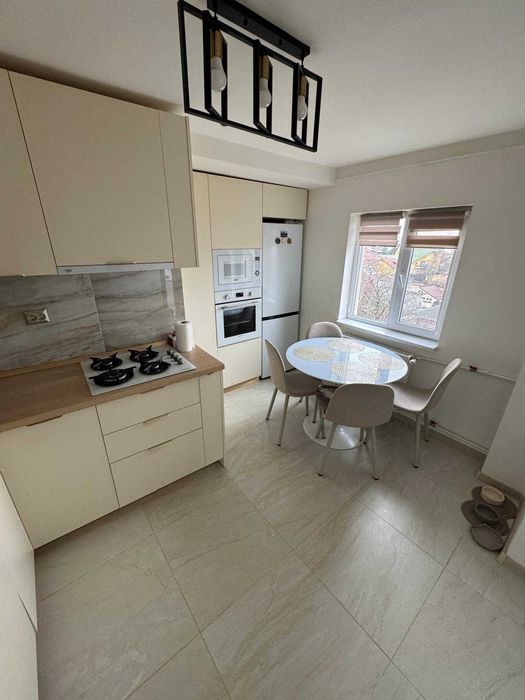 Apartament spatios cu 3 camere, Mihai Bravu,