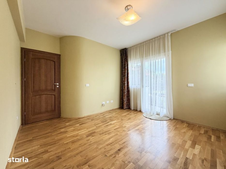 Apartament 4 camere,120 mp, imobil tip vila, garaj si boxa, A Muresanu