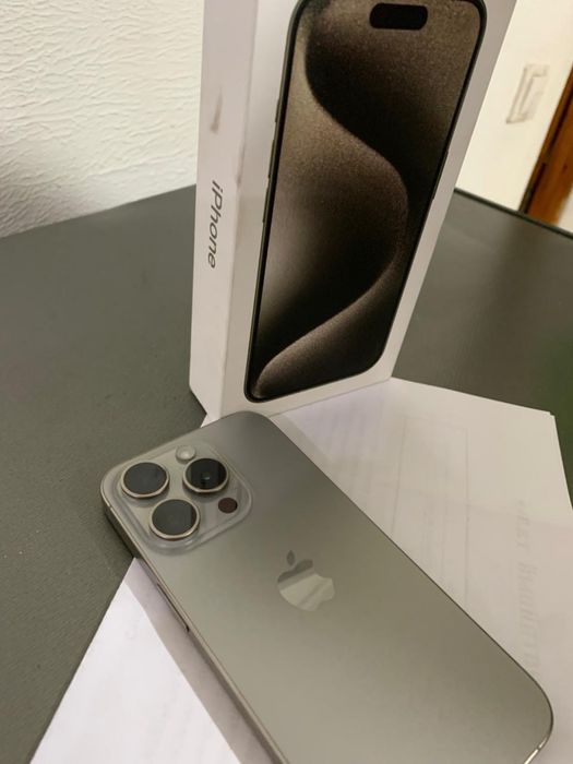 Продам айфон 15 про с гаратией