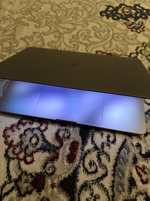 Macbook 2019  core i7