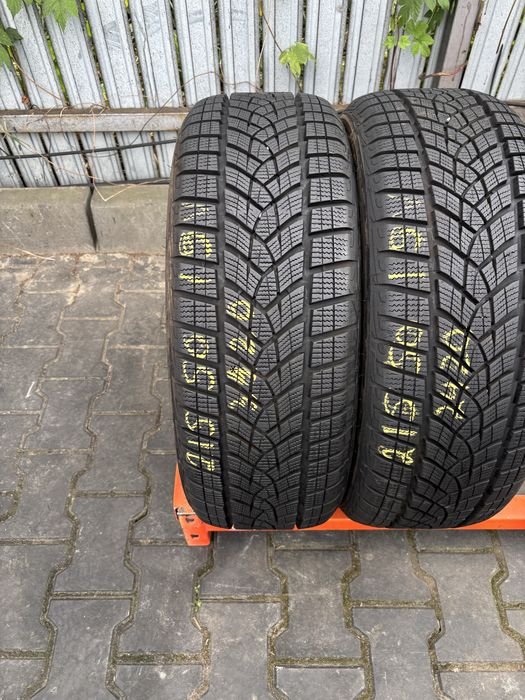 Anvelope Iarna 215/50/19 GoodYear UltraGrip Performance 215 50 19 R19