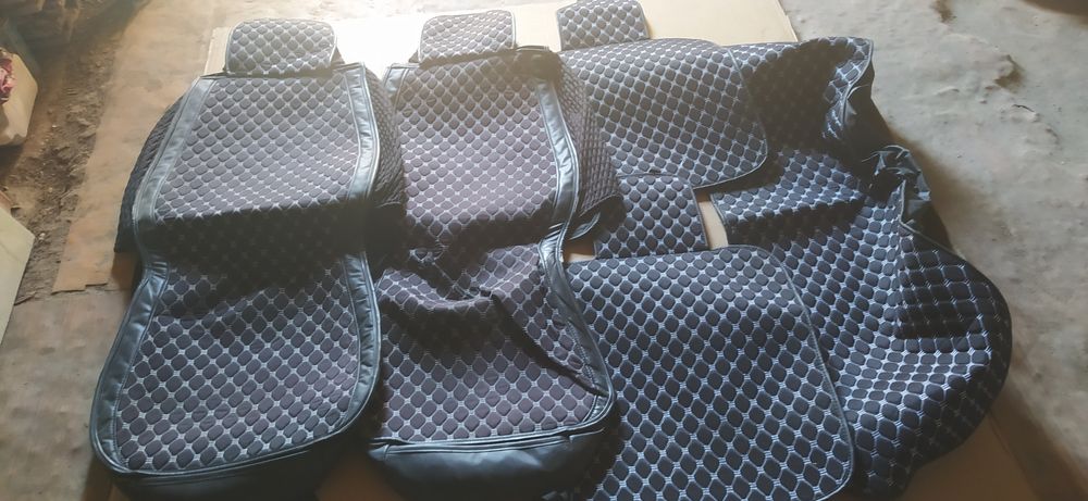 Чехлы два комплекта.