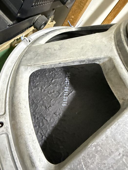 JBL калонка модел 275G