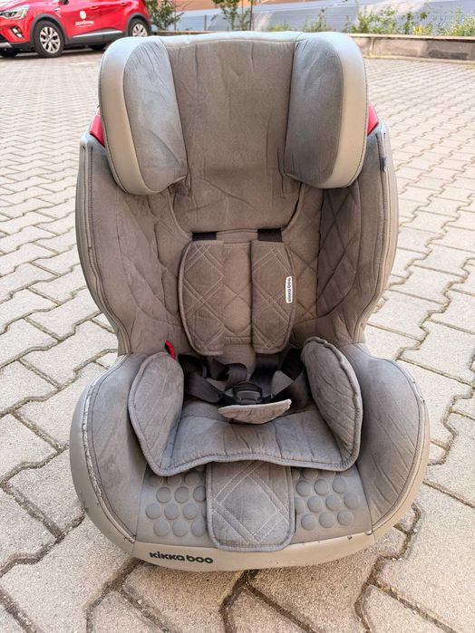 Продавам 2 бр. детски столчета Kikka boo