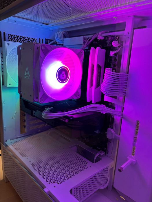 PC Gaming R 5 9600X | RX 9060 XT + CADOU