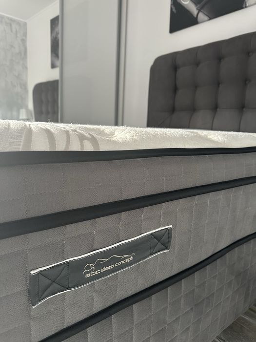 Pat tapitat Luxury, saltea ortopedica, noptiera