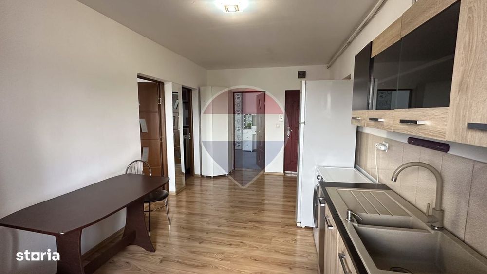 Apartament cu 3 camere de vânzare în zona Soarelui