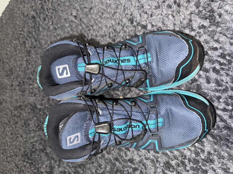 Туристически обувки на марката Solomon