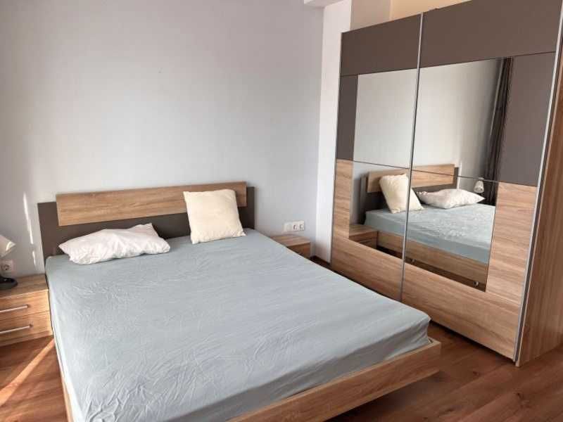 Дава се под наем Двустаен апартамент в София, Оборище - 62 кв.м за 448.8 € - Снимка #1