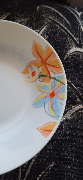 Основни и дълбоки чинии