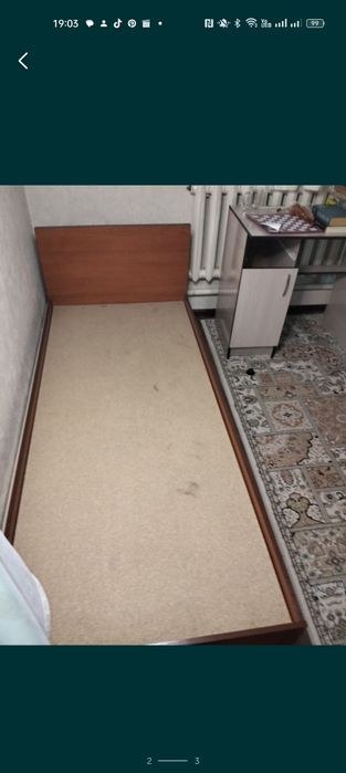 Кровать.        .