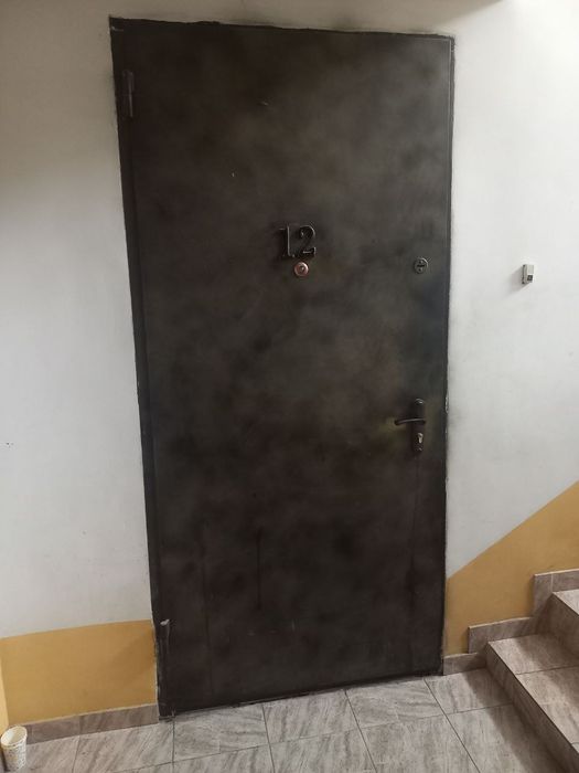 Продаю дверь входная железная