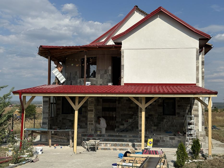Reparatii acoperisuri montaj tigla metalica dulgherie terase foisoare