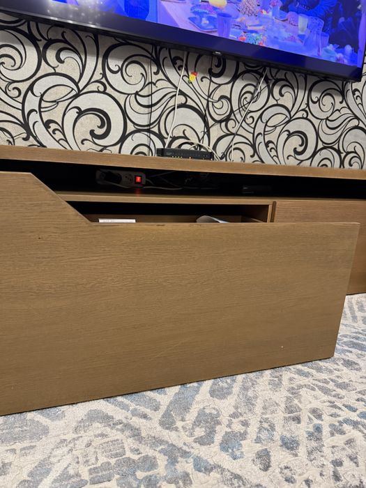 Продам тумбу под тв