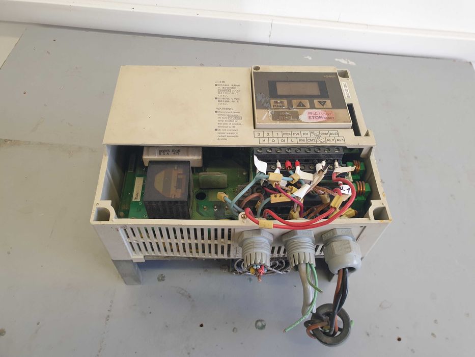 Честотен регулатор (инвертор) hitachi j100