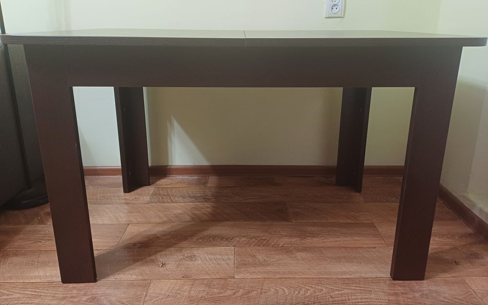 Стол раскладной,в гостиную.